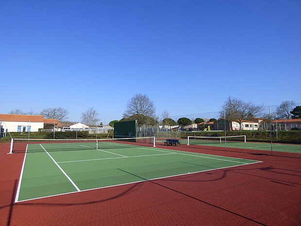 Courts de tennis extérieurs Courts de tennis extérieurs
