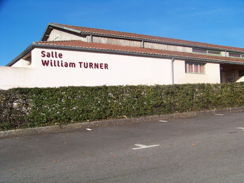 Bar de la salle William Turner : espace de rafraîchissement pour la population