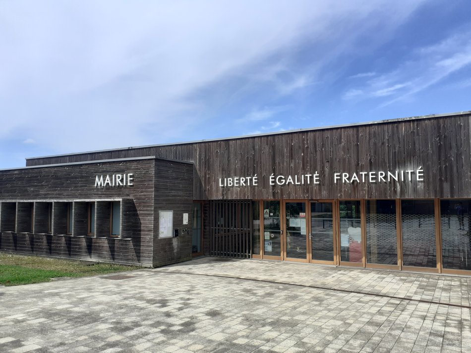 Fermeture de la mairie : pont de l'Ascension